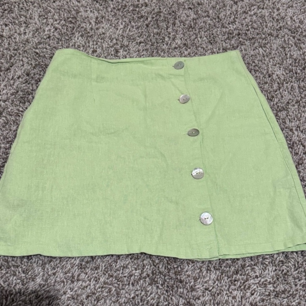 Stylish Green Button-Up Skirt